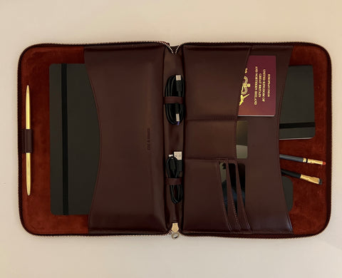 No.01 Gallery Case. Oxblood
