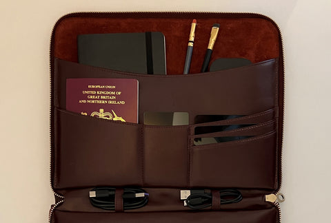 No.01 Gallery Case. Oxblood